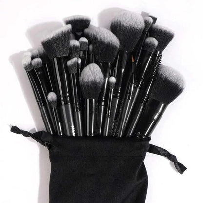 MAANGE 30pcs professional nylon makeup brush set with black handles and storage bag for blending and detail application